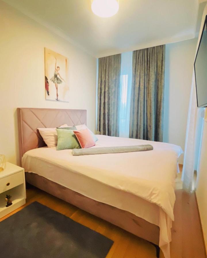 Stan Na Dan "Apartman Purple" Apartman Banja Luka Kültér fotó